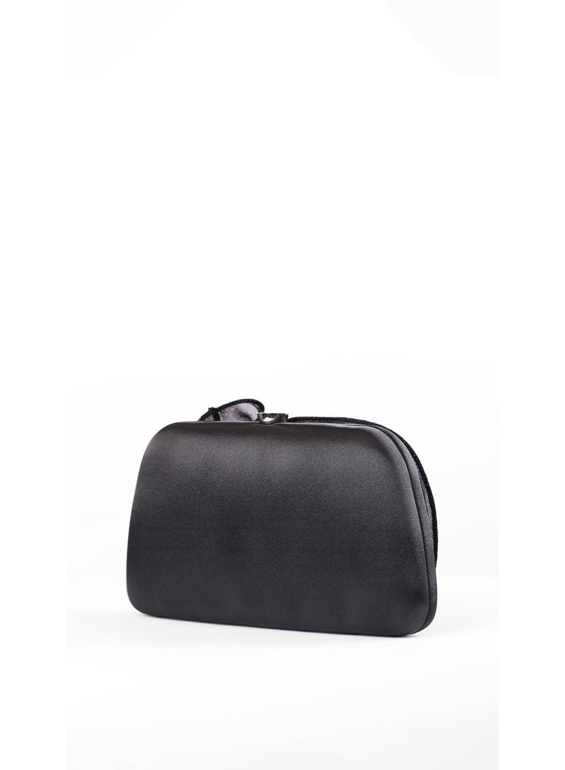 كيفيلي حقيبة كلتش سوداء بتفاصيل وردية فاخرة - Image 2